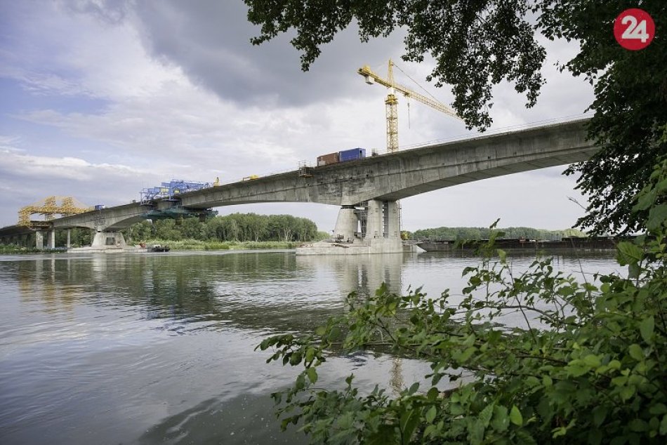 Ilustračný obrázok k článku Ako by ste nazvali šiesty most cez Dunaj? Zapojte fantáziu, možno vyberú práve váš tip!