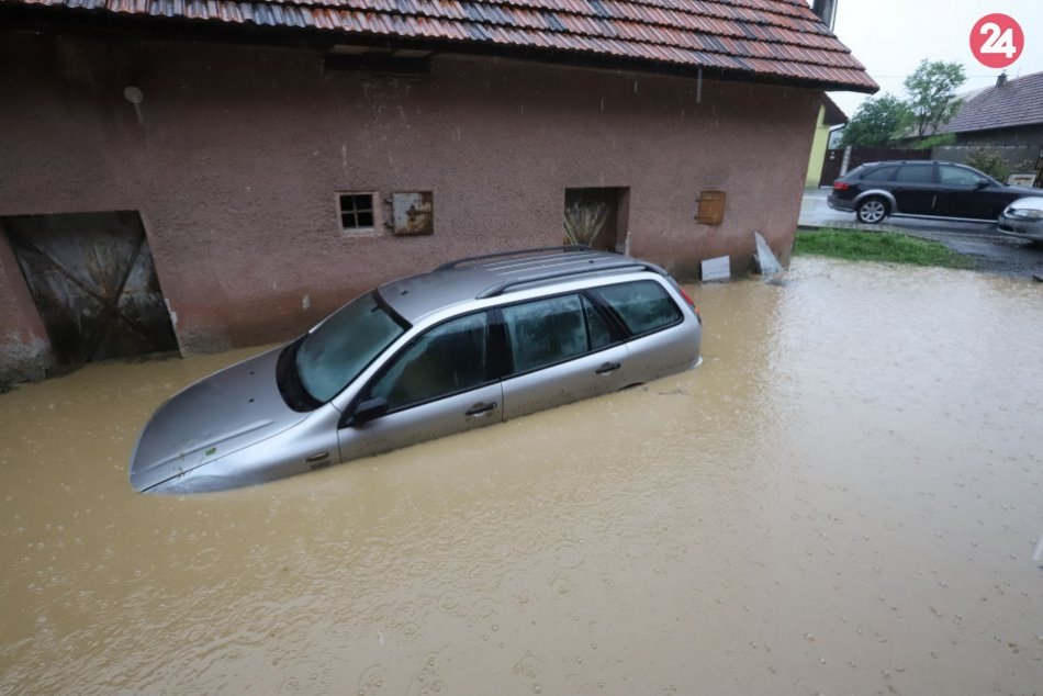 Ilustračný obrázok k článku Výstrahy 2. stupňa v celom Banskobystrickom kraji: Platia pred dažďom aj povodňami