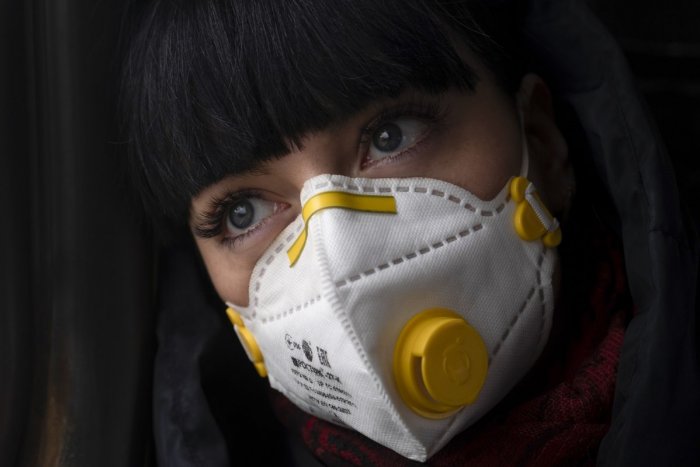 Ilustračný obrázok k článku Ochrana seniorov a opatrovateľov: Župa im posiela obleky, respirátory aj masky