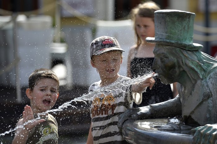 Ilustračný obrázok k článku Leto v Trenčíne bez fontánok a rozprašovačov: Osvieženie ponúkne hlavne Vodník