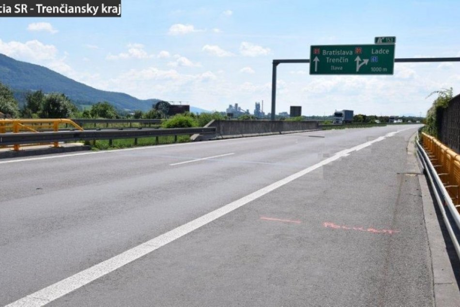 Ilustračný obrázok k článku KURIOZITA DŇA: Slovenskí policajti prišli o kolegu, ukradli ho na diaľnici!