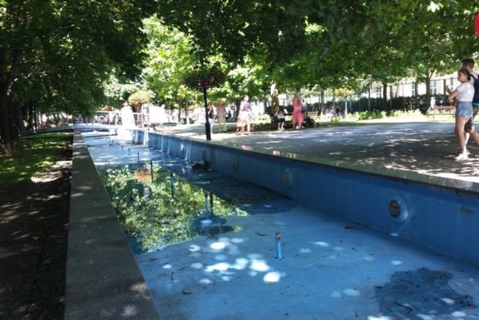 Ilustračný obrázok k článku Na prázdnu fontánu je smutný pohľad: Kedy schladia námestie prúdy čistej vody?