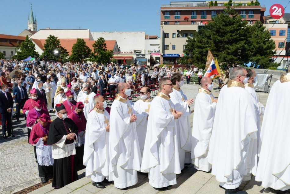 Ilustračný obrázok k článku Veriaci sa zídu na Svätoplukovom námestí: Čaká ich tam verejná svätá omša