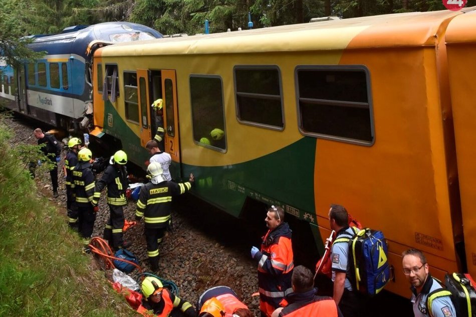 Ilustračný obrázok k článku Česko zasiahla vlaková tragédia, hlásia mŕtvych: Slovensko ponúka pomoc, FOTO