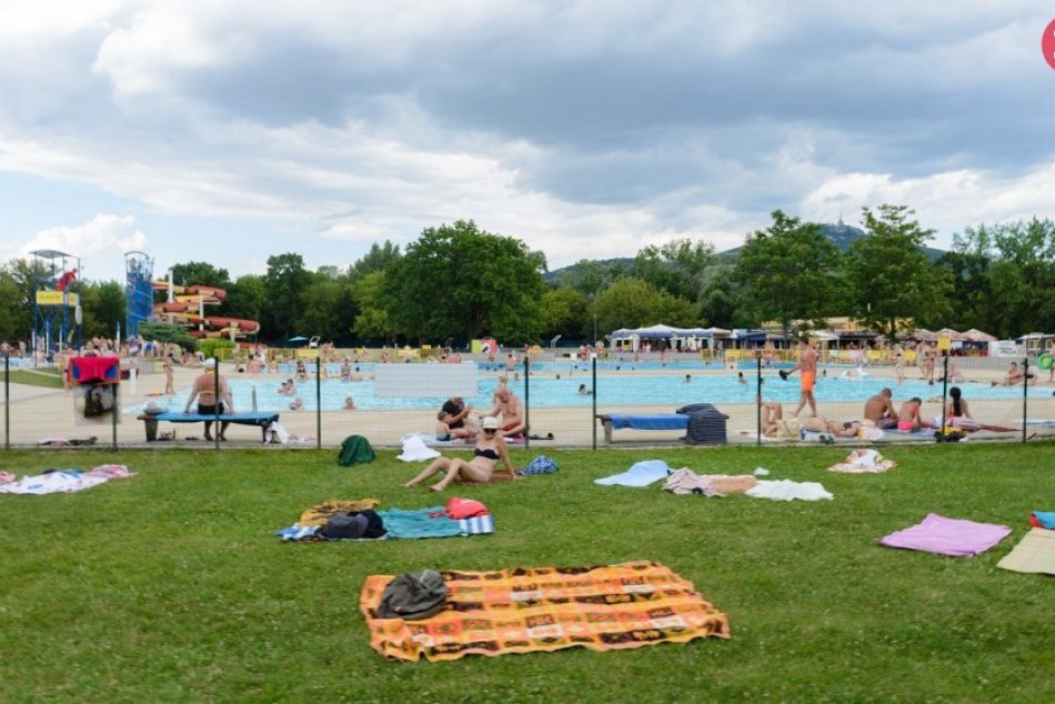 Ilustračný obrázok k článku Nitrianske kúpalisko ešte sezónu neukončilo: Čaká na lepšie počasie