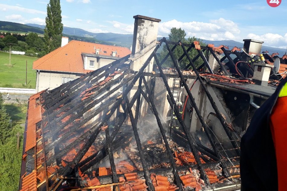 Ilustračný obrázok k článku Pri požiari bytu v Zemianskych Kostoľanoch 2 zranení: FOTO priamo z miesta
