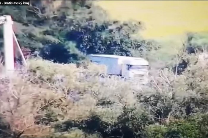 Ilustračný obrázok k článku Martin z okresu Trenčín v problémoch: Za jazdu kamiónom po cyklomoste mu hrozí basa