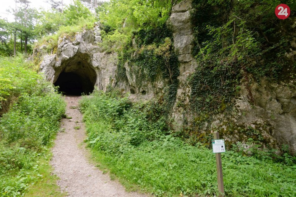Ilustračný obrázok k článku Na skok od Topoľčian: Jaskyňa poskytla útočisko čertom, zbojníkom aj neandertálcom