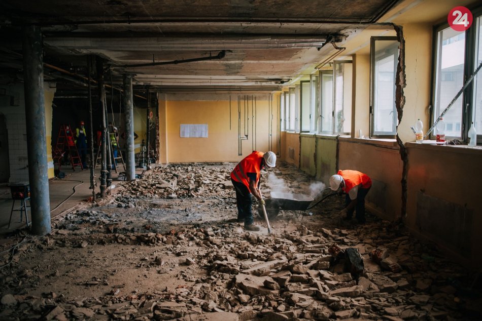 Ilustračný obrázok k článku Rozsiahla prestavba nového urgentu v plnom prúde: Takto to aktuálne vyzerá vnútri, FOTO