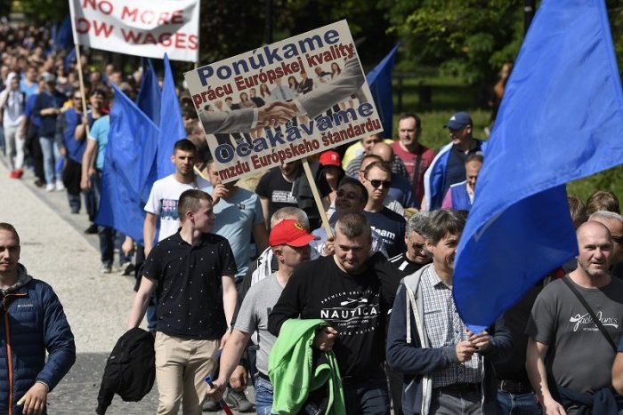 Ilustračný obrázok k článku 404 eur v čistom? Štartovacia mzda môže vyvolať sociálne nepokoje!