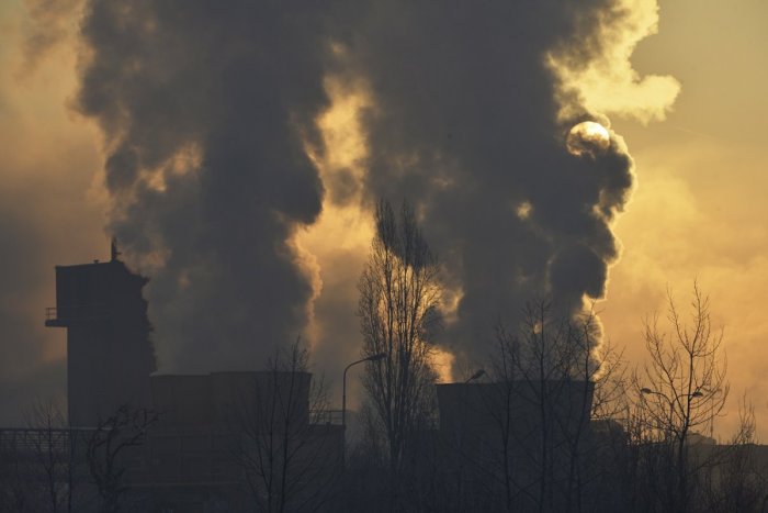 Ilustračný obrázok k článku Znečisťujete v Bystrici ovzdušie? Mesto UPOZORNILO na ZMENU poplatkovej povinnosti