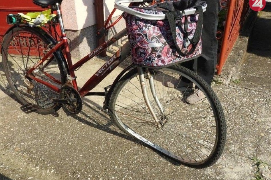 Ilustračný obrázok k článku Šnúrka v pedále spôsobila zrážku seniorov na bicykli