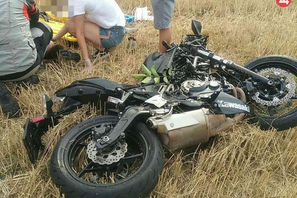 Ilustračný obrázok k článku Motorkári sa zrazili s nákladným autom: Pre zraneného priletel vrtuľník, FOTO