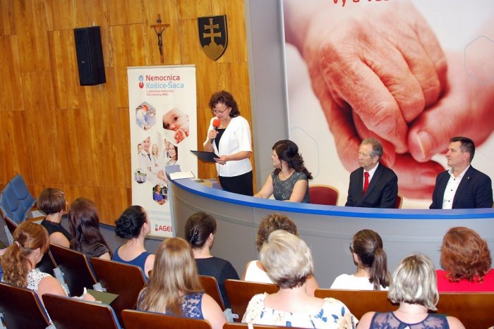 Ilustračný obrázok k článku Netradičné promócie praktických sestier, ktoré si zvyšovali kvalifikáciu