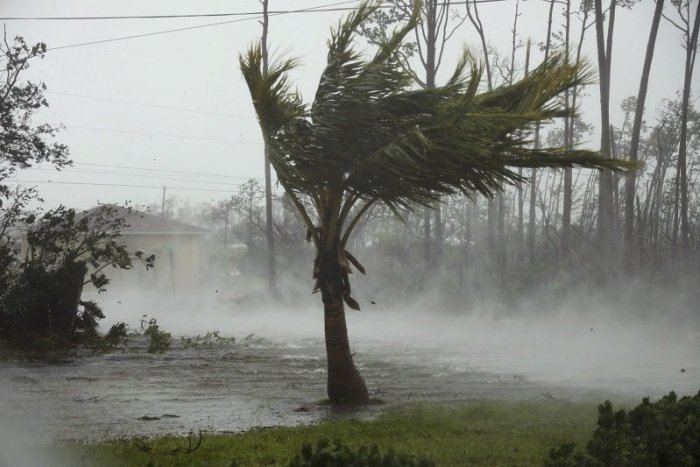 Ilustračný obrázok k článku Tropická búrka Isaias sa pri Bahamách zmenila na hurikán, rúti sa na Floridu