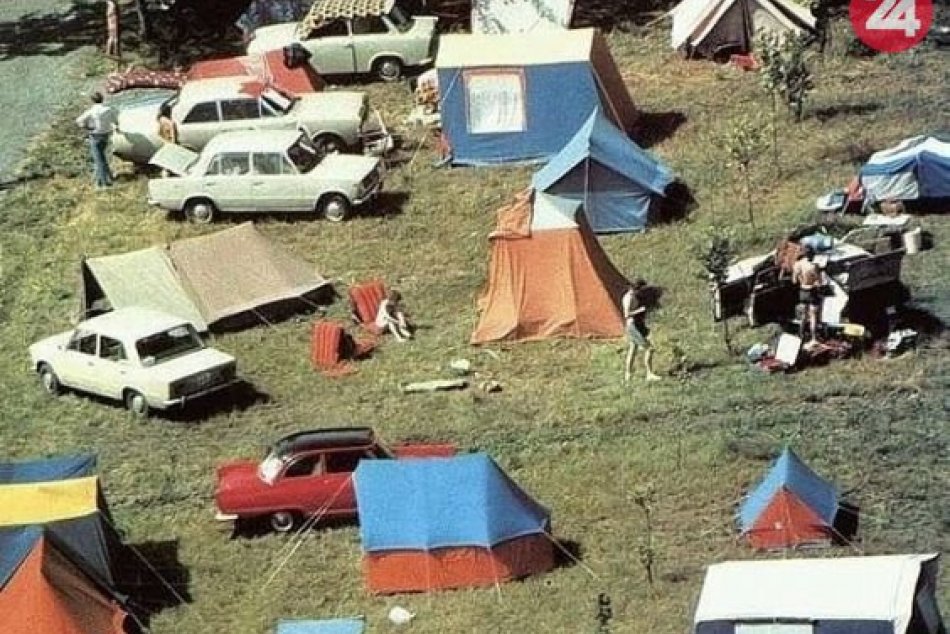 Ilustračný obrázok k článku RETRO leto za socíku: Cez Čedok, s veľkým stanom, autom bez klímy a konzervami, FOTO