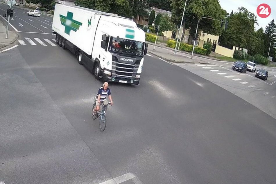 Ilustračný obrázok k článku Po zrážke auta a cyklistu skončil starší pán v nemocnici: Polícia hľadá svedkov nehody