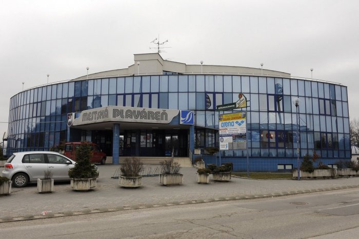Ilustračný obrázok k článku Krytá plaváreň v Trenčíne je iba pre očkovaných: Sauny sú zatvorené