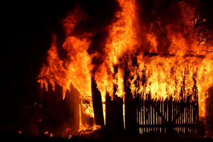 Ilustračný obrázok k článku Pred 171 rokmi Lučenec vyhorel, popolom ľahlo 344 domov