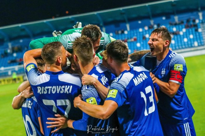 Ilustračný obrázok k článku Prekvapenie kola na trávniku vicemajstra: Nitra porazila Žilinu