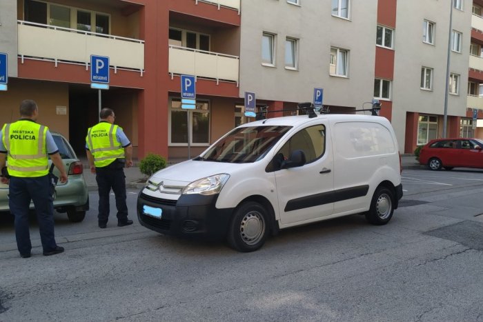 Ilustračný obrázok k článku V Bystrici sa využíva NOVINKA: Má pomôcť uvoľniť parkovacie miesta rezidentom