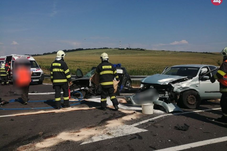 Ilustračný obrázok k článku Pri Tornali havarovali 3 autá: Na mieste sú zranení aj zakliesnená osoba, FOTO