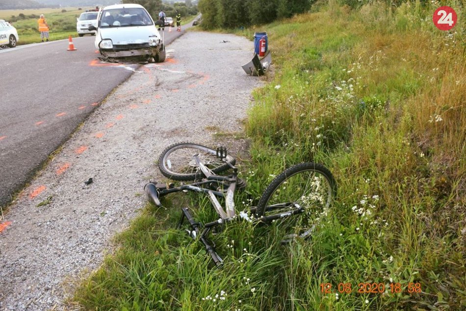 Ilustračný obrázok k článku Na nehodu auta neďaleko Revúcej doplatil cyklista: Utrpel zranenia, FOTO