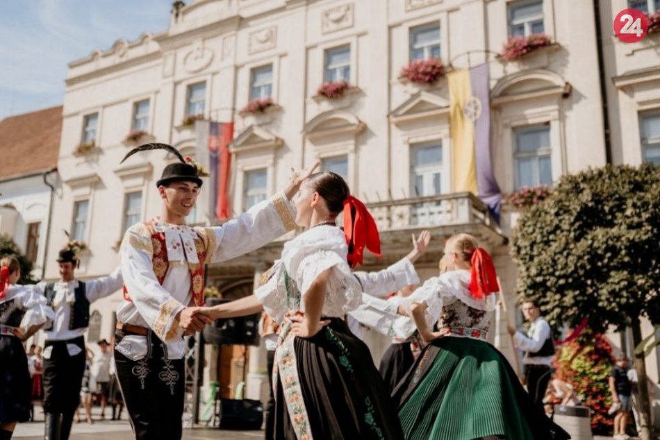 Ilustračný obrázok k článku Trnava ožije folklórnymi slávnosťami: Trojdňový festival ponúkne pestrý PROGRAM