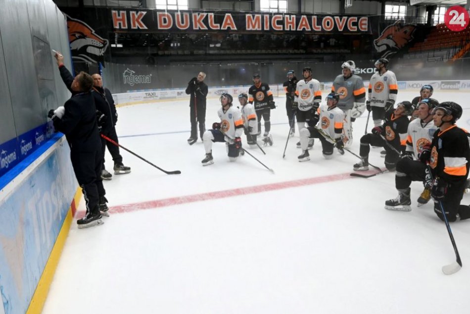 Ilustračný obrázok k článku Michalovce už zarezávajú na ľade, prípravu začali bez Repeho, FOTO