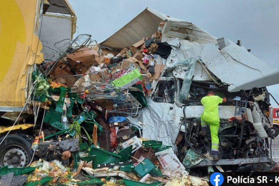 Ilustračný obrázok k článku Tragická nehoda kamiónov pri Turni nad Bodvou si vyžiadala jeden ľudský život,FOTO
