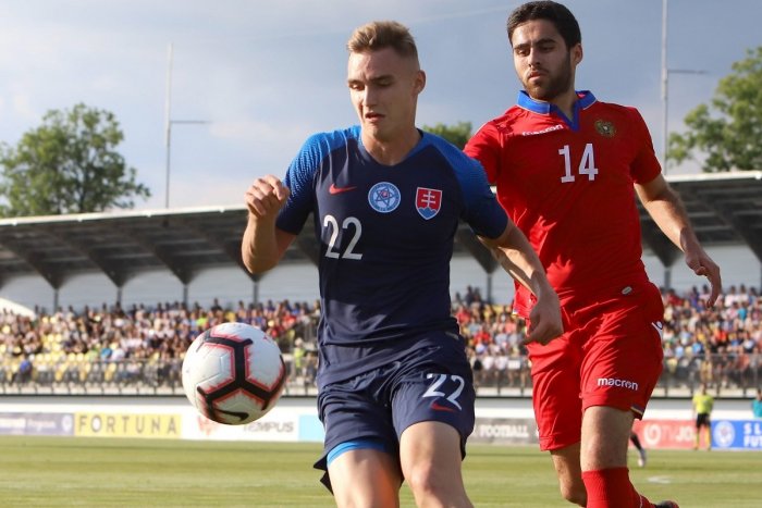 Ilustračný obrázok k článku Veľký talent z Trenčína mení dres: Bude hrať najvyššiu súťaž