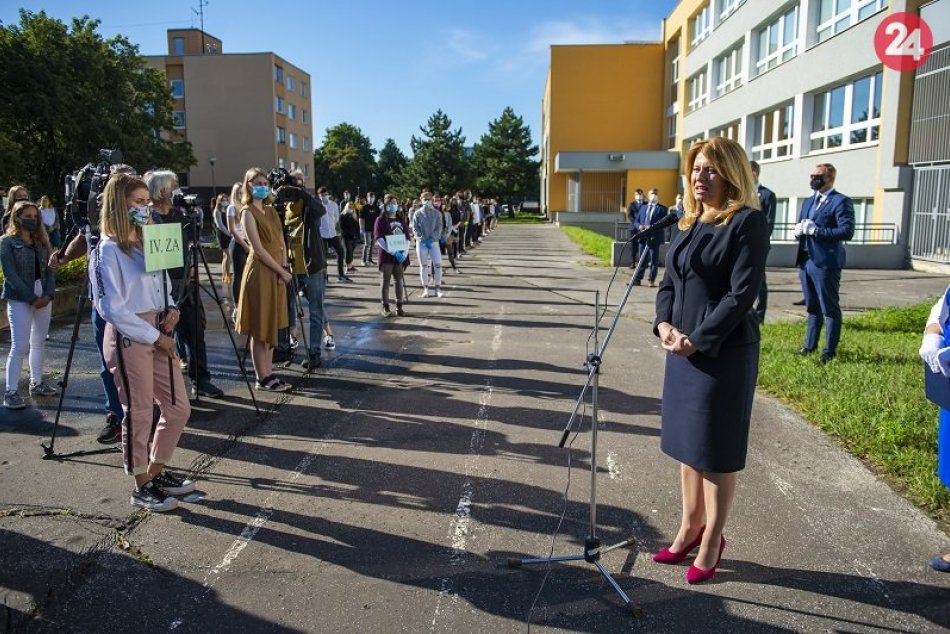 Ilustračný obrázok k článku FOTO: Zuzana Čaputová prišla potešiť školákov. Zaspomínala si na najkrajšie študentské roky