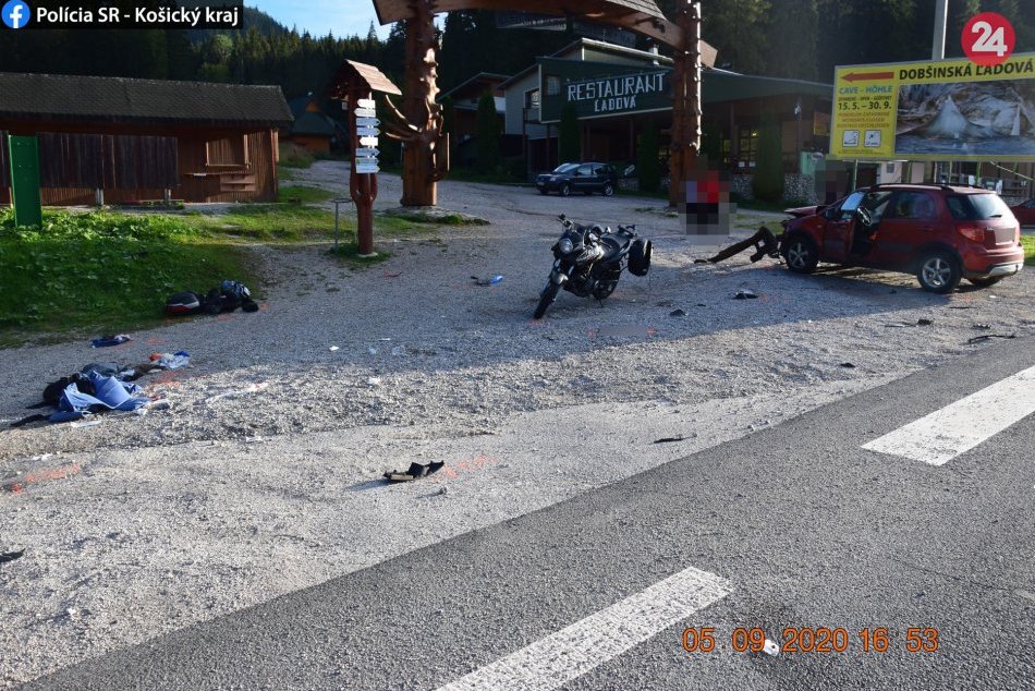 Ilustračný obrázok k článku Zrážka motorky s autom: Z miesta nehody hlásili ťažké zranenia, FOTO