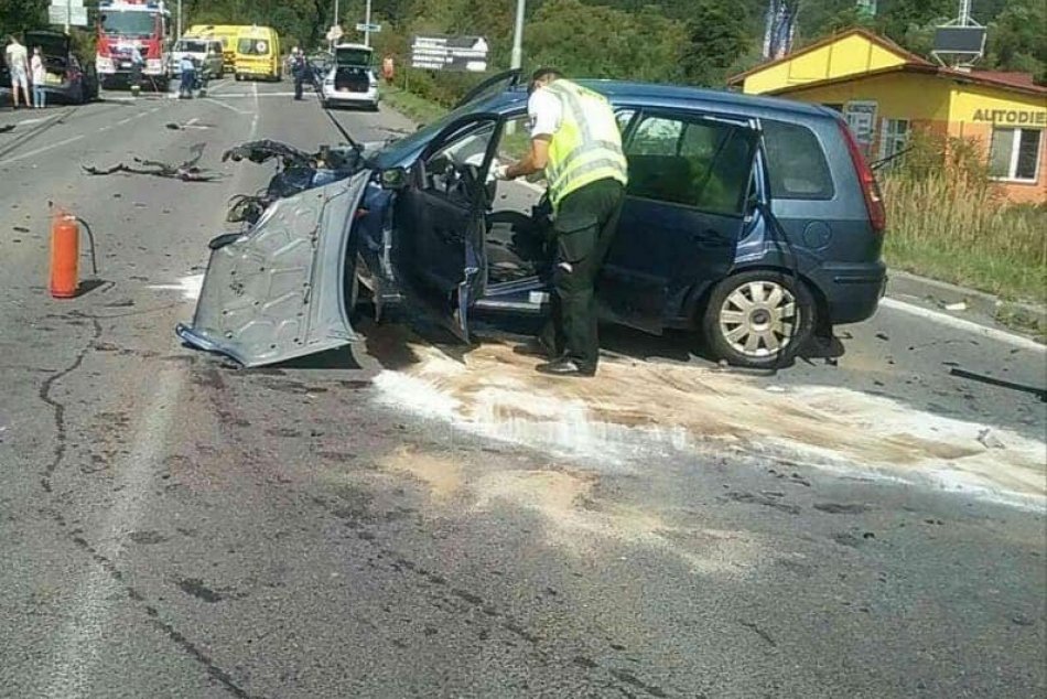 Ilustračný obrázok k článku Vážna nehoda v Rajeckých Tepliciach: Po zrážke troch áut niekoľko zranených!