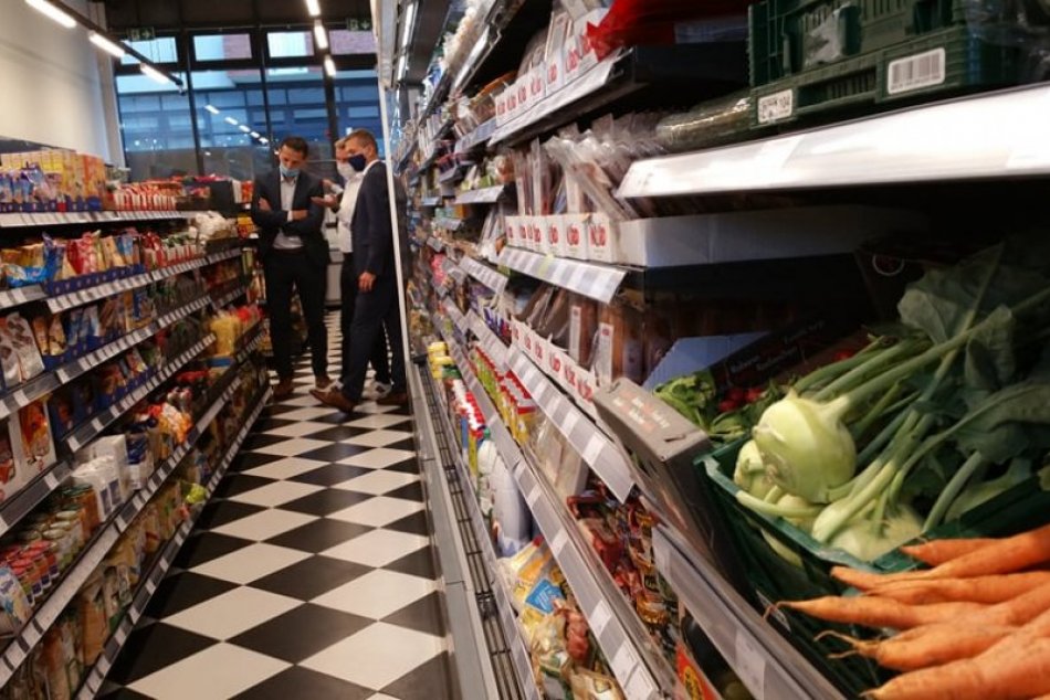 Ilustračný obrázok k článku Slováci majú NAJDRAHŠIE potraviny v rámci krajín V4! O koľko lacnejšie sú u susedov?