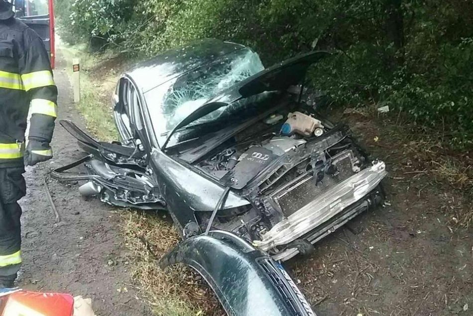 Ilustračný obrázok k článku Vážna nehoda na východe: Autobus sa zrazil s osobným autom, FOTO