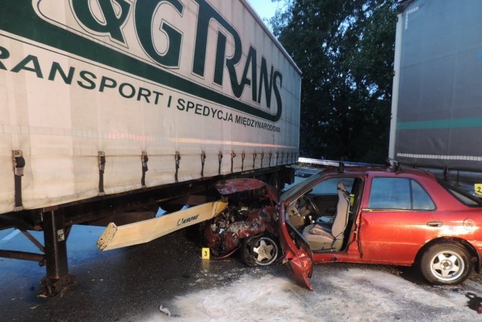 Ilustračný obrázok k článku Nehoda auta a kamióna na Kysuciach: Po zranených letel záchranársky vrtuľník