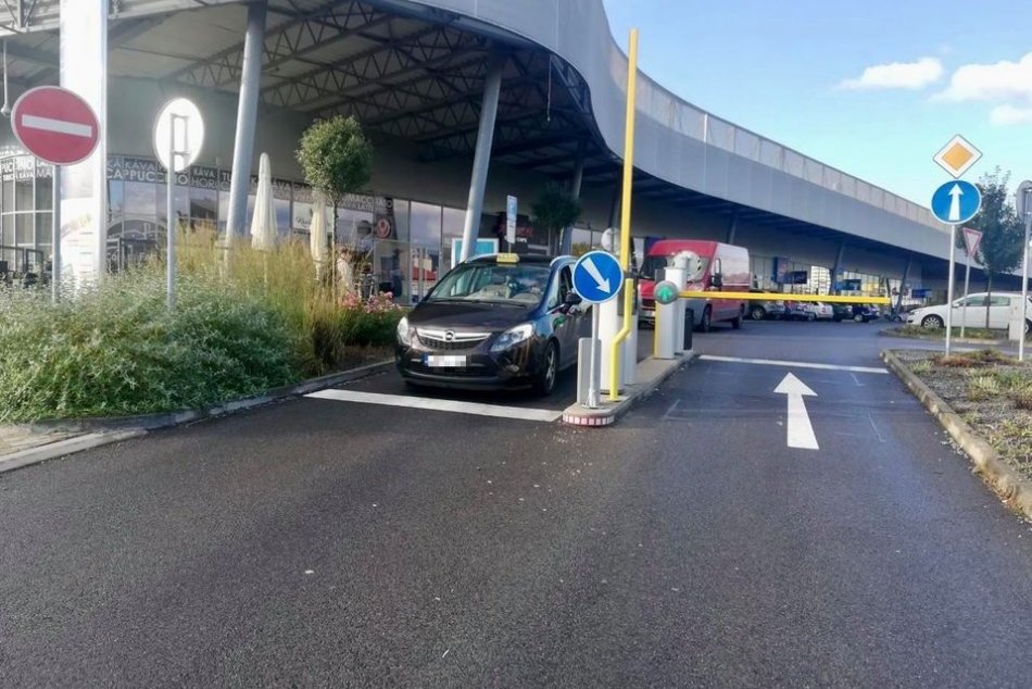 Ilustračný obrázok k článku Bystrický Terminal testuje nový parkovací systém: Čo to znamená pre vodičov? FOTO
