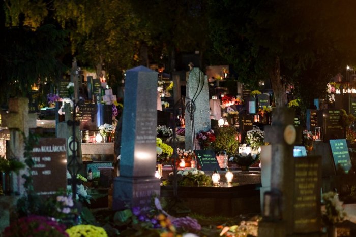 Ilustračný obrázok k článku Šaľa opäť otvorila cintoríny: Upozorňuje však na zákaz vychádzania