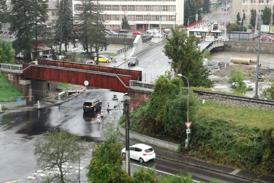 Ilustračný obrázok k článku Dobrá správa pre Bystričanov: Most cez Hron opäť otvorili