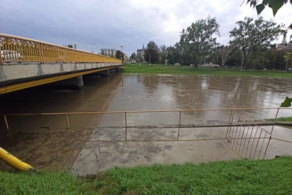 Ilustračný obrázok k článku Lejak neutícha: V okrese Nitra hrozí povodeň z trvalého dažďa