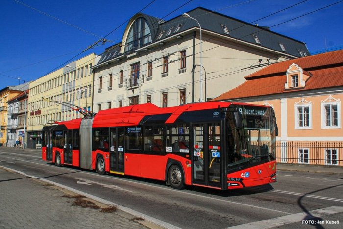 Ilustračný obrázok k článku Po Bratislave jazdí TAKÝTO fešák. Prečo premáva bez cestujúcich?