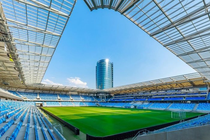 Ilustračný obrázok k článku Očkovanie vo veľkom: Na Národnom futbalovom štadióne by mohlo vzniknúť obrovské vakcinačné centrum