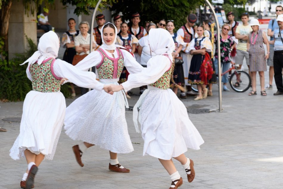 Ilustračný obrázok k článku Dobré správy pre milovníkov folklóru: Začali sa prípravy festivalu Akademická Nitra