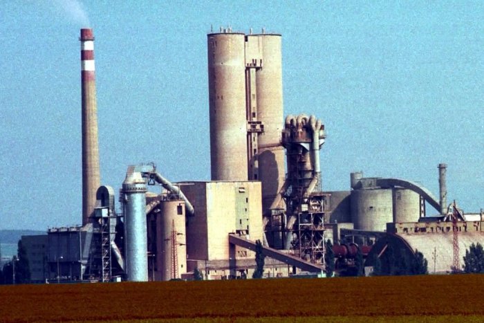 Ilustračný obrázok k článku Investícia do modernizácie výroby cementárne v Turni nad Bodvou má znížiť emisie