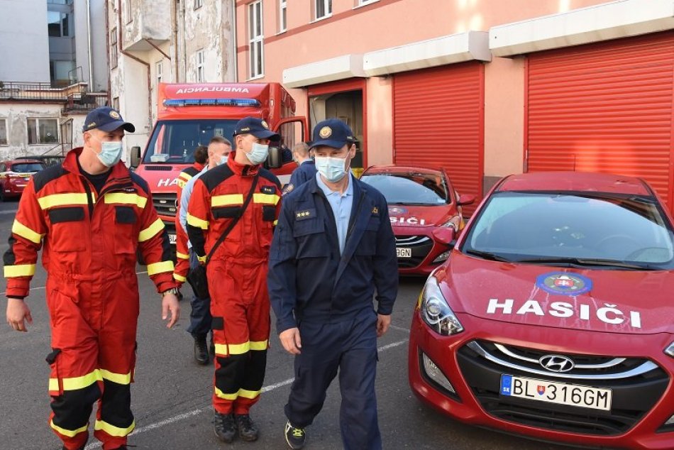 Ilustračný obrázok k článku FOTO: Hasiči sa z Bratislavy presúvajú na ORAVU. Pomôžu pri plošnom testovaní