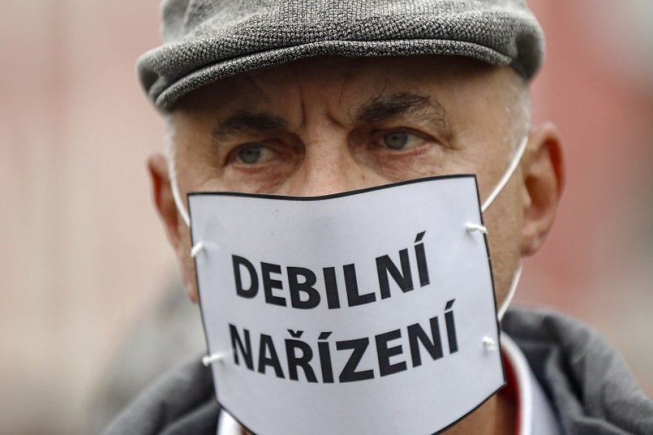 Ilustračný obrázok k článku Ľudia v Prahe protestovali proti epidemiologickým opatreniam, FOTO