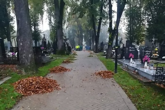 Ilustračný obrázok k článku Sviečku už môžeme zapáliť aj v Topoľčanoch: Cintoríny sú opäť otvorené