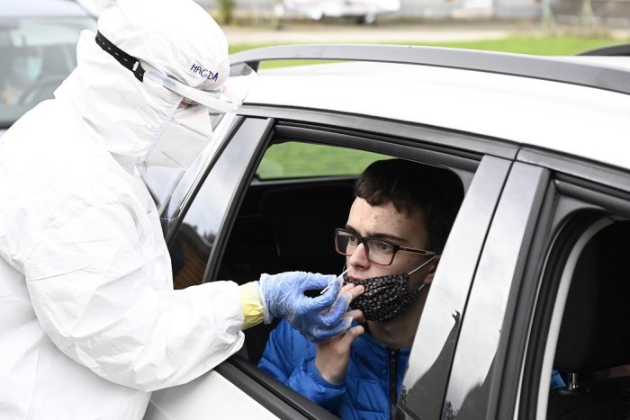 Ilustračný obrázok k článku Testovanie na hraniciach: Kedy to vypukne a čo bude znamenať nový režim pre pendlerov?