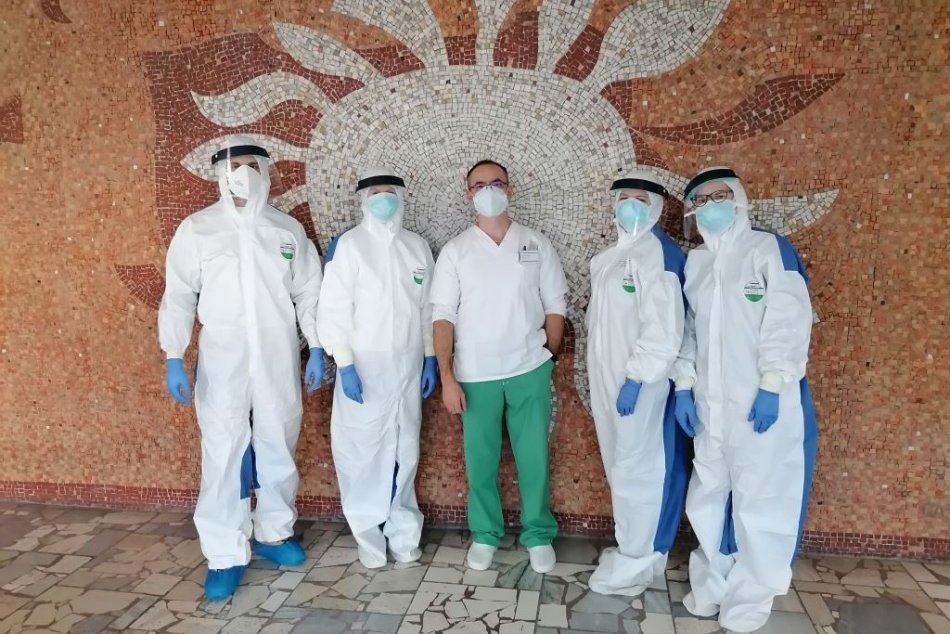 Ilustračný obrázok k článku Rožňavská nemocnica otestovala takmer 1800 ľudí, pomohli aj študenti: FOTO